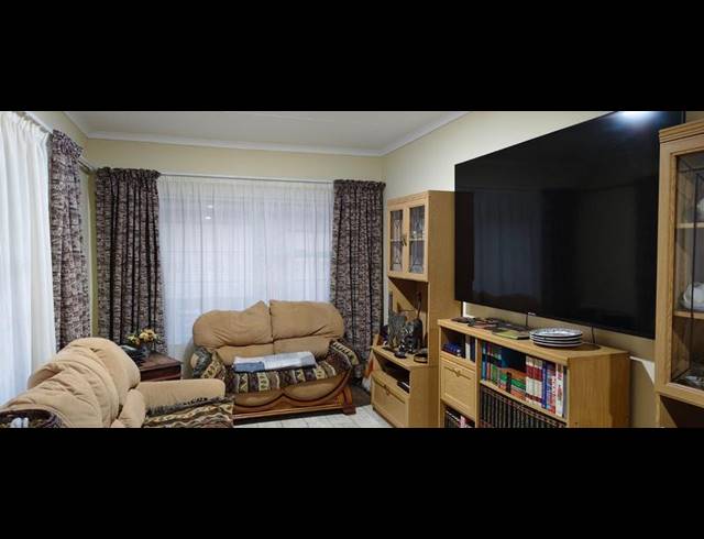 2 BEDROOM PROPERTY TO RENT IN BRENTWOOD PARK